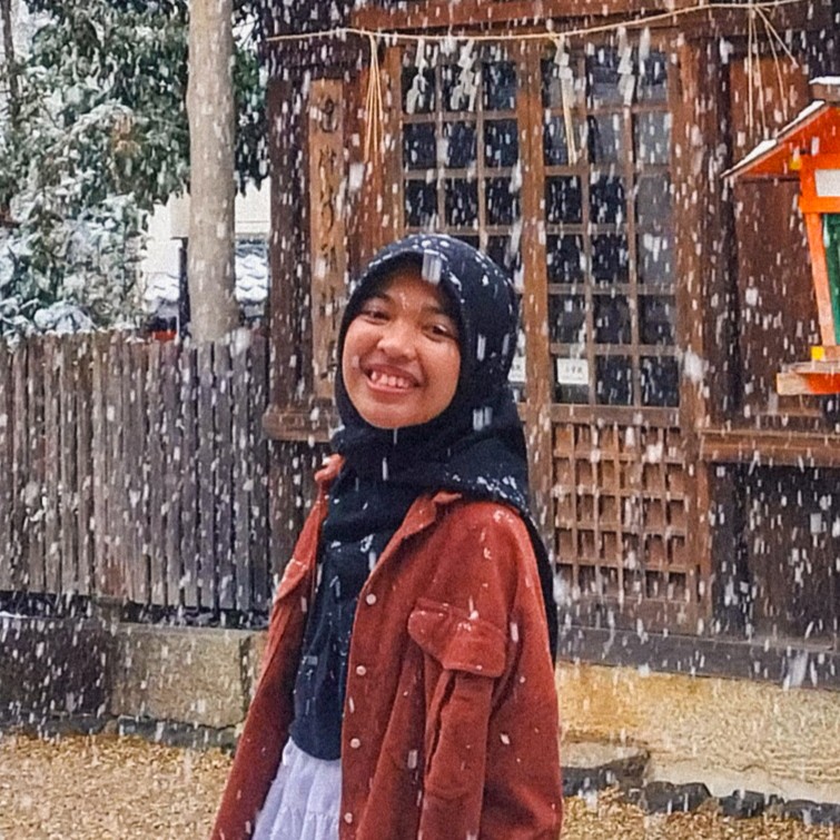 Della Hidayati Rahman